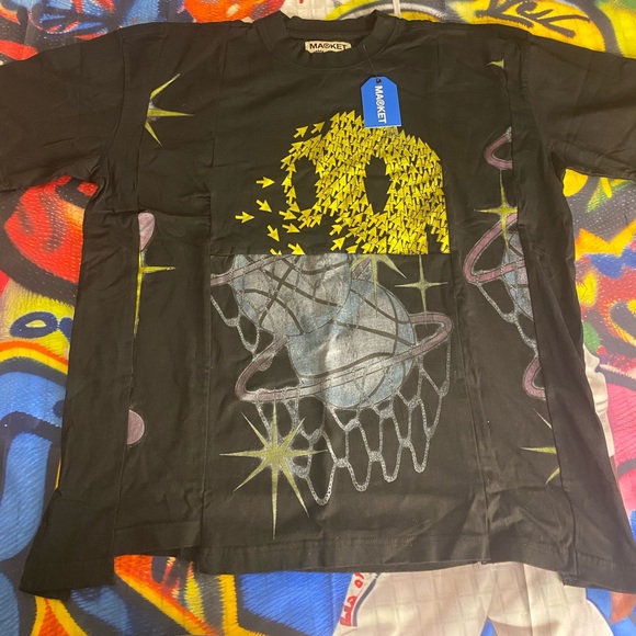 Brand name T Shìt (market) - Picture 1 of 2